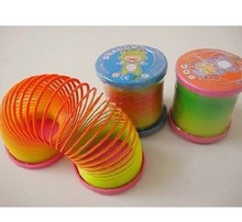 塑料弹簧千变万化 可伸缩弹簧圈 传统玩具 弹力圈 塑料彩虹圈 经典