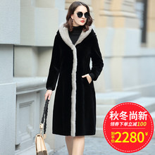 2018冬季新款女装海宁羊剪绒水貂皮草连帽大衣中长羊毛羊羔毛外套图片