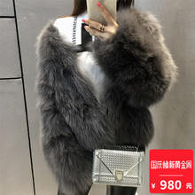 2018秋冬新款海宁整皮狐狸毛皮草外套女短款V领宽松显瘦韩版女装图片