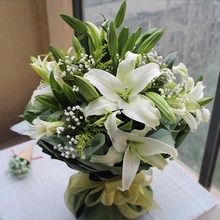 上海全国鲜花速递白色香水百合花束同城花店生日礼物情人节礼物
