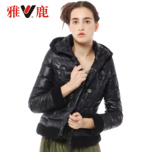 yaloo/雅鹿羽绒服女短款 欧美风仿羊羔毛连帽修身外套时尚冬装图片