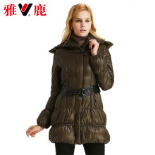 yaloo/雅鹿保暖堆堆领连帽冬装外套 时尚修身显瘦中长款羽绒服女图片