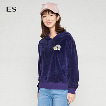 艾格ES2018秋季新款时尚休闲卡通刺绣纯色连帽长袖卫衣女M129图片