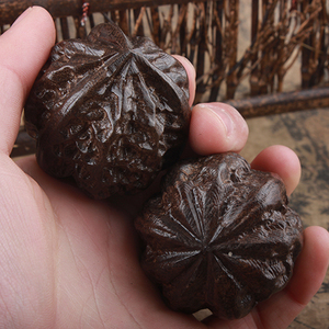 【天天特价】越南沉香木雕文玩核桃手玩把件手球健身球木质实心球