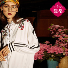 裂帛女装2018秋装新款刺绣抽绳连帽套头衫条纹收口长袖卫衣女图片
