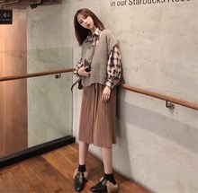 时尚 韩版 V领针织马甲背心宽松格子衬衫 半身裙三件套潮 女秋装 套装