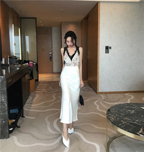 白色优雅长裙半身裙女 2018新款 蕾丝边吊带拼接花朵背心 气质套装