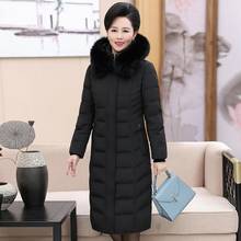 依雪羽18冬季新款加厚中年羽绒服女宽松大码中老年羽绒服长款过膝图片