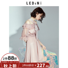 乐町荷叶边雪纺连衣裙ins超火一字领★18夏装新款女复古波点短裙图片