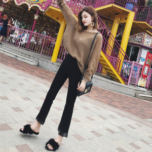 黑色微喇叭九分裤