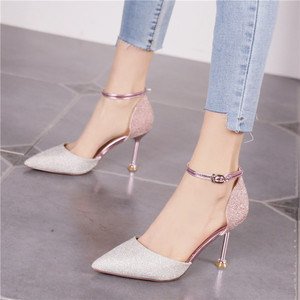 一字扣带亮片细跟高跟鞋