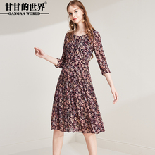 甘甘的世界2018秋装新款连衣裙女时尚印花高弹舒适中年大码连衣裙图片