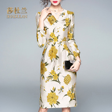 莎杜兰2018秋冬新款V领灯笼袖提花连衣裙女名媛修身包臀裙301006