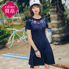 裂帛旗舰店2018夏装新款优雅气质圆领蕾丝拼接刺绣短袖连衣裙女图片
