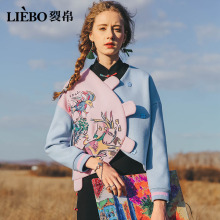 裂帛2018秋装新款设计感不规则V领撞色刺绣螺纹长袖毛呢短外套女图片