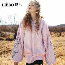 裂帛2018冬秋新款圆领浪漫刺绣少女风灯笼袖款棉服女图片