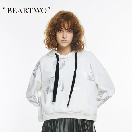 【商场同款】BEARTWO 秋冬新款长袖卫衣女连帽印花T打底衫商品大图
