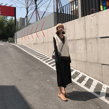 杨沫沫 新款V领针织背心女+百褶长袖连衣裙马甲配裙子两件套 秋冬
