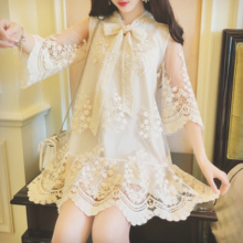 连衣裙 艾日秀自制韩国甜美公主风蝴蝶结系带刺绣花朵蕾丝喇叭袖