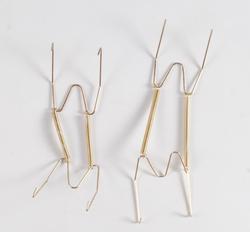 盘子弹簧挂钩挂盘隐形铁创意陶瓷壁饰盘子挂钩W型铁家居装饰品