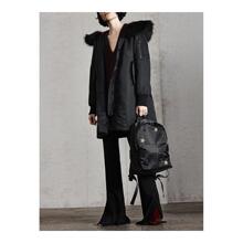 预售 Mo＆Co．/摩安珂 黑色刺绣连帽毛领女士外套图片
