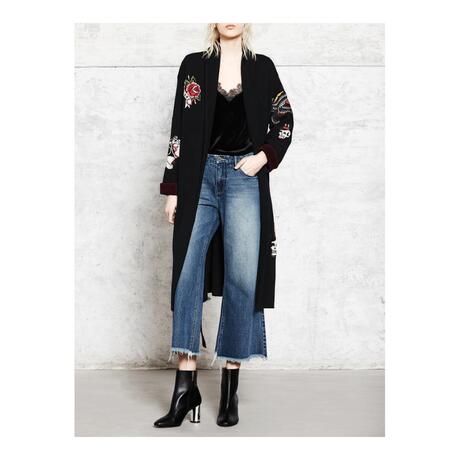 预售 Mo＆Co．/摩安珂 黑色刺绣针织翻领女士长款外套商品大图