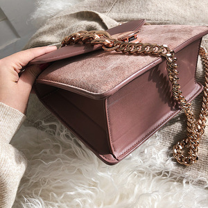 高级感包包洋气女2019新款港风小方包简约锁扣单肩斜跨包链条chic