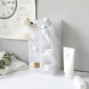 创意斜四格笔筒