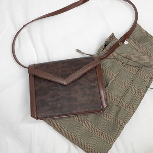 复古蛇皮纹单肩斜挎包