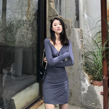 【Wizaann】春秋新款进口铜氨丝修身褶皱v领时髦性感连衣裙包臀裙