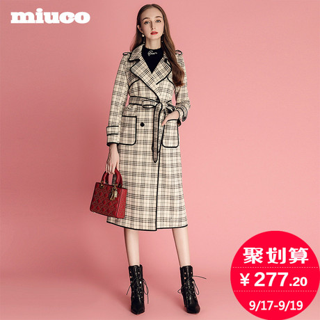 miuco2018秋新款女装英伦范格纹西装领双排扣系带中长款风衣外套商品大图
