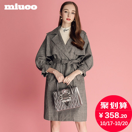 miuco女装2018秋季新款气质西装翻领喇叭袖时尚百搭格纹风衣外套商品大图