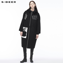 sdeer圣迪奥女装字母布贴单边夸张贴袋抽绳连帽长外套S18481832图片