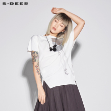 sdeer圣迪奥女装简约素白圆领人物印胶开衩摆T恤S18280154图片