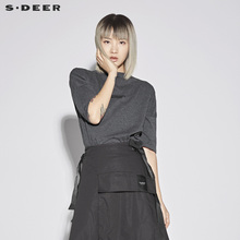 sdeer圣迪奥女装气质灰休闲字母印胶开衩摆短袖T恤S18280165图片