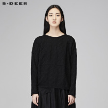 sdeer圣迪奥2018冬装复古朴素抽象凸绣圆领落肩长袖T恤S17480228图片