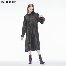 sdeer圣迪奥2018秋装新款肌理酷黑亮面休闲连帽连衣裙女S18381209图片