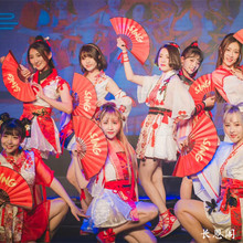 包邮 COS舞蹈扇8寸红白双面绢布折扇两件 寄明月扇子SING女团同款