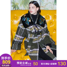 两三事藐视一切的配方2018冬新款复古绣花领格子毛呢外套女中长款图片