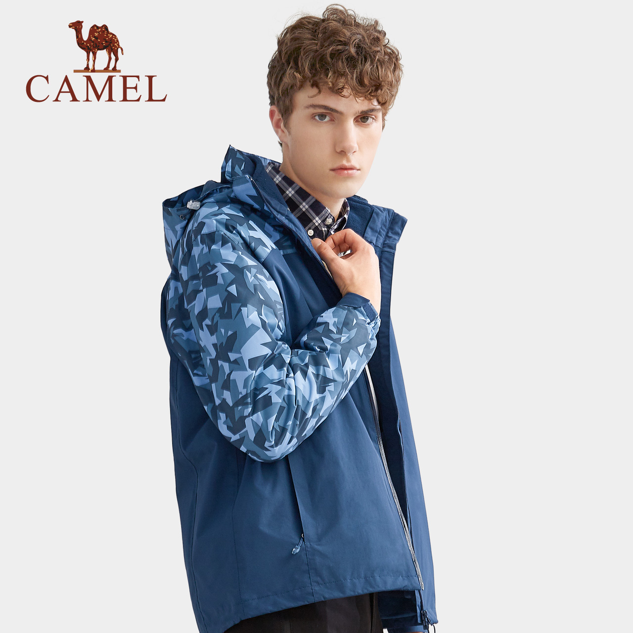 Camel Outdoor Charge Coat for Men and Women 2019 New Autumn/Winter Couple Warm, Windproof, and Waterproof Three in One Charge Coat