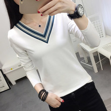 秋季2018新款女装v领初秋上衣服韩版百搭长袖t恤女学生纯棉打底衫图片