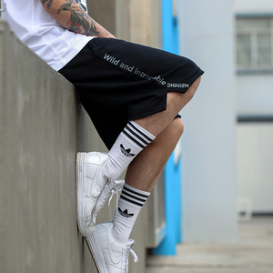 倔强工作室夏季侧边字母印花运动短裤