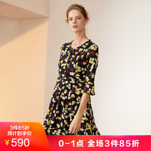 玖姿奥莱2018秋装新款休闲网纱印花中长款连衣裙女显瘦图片