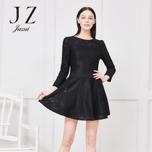 JUZUI/玖姿奥莱2018秋冬新款蕾丝提花镂空连衣裙中长款图片