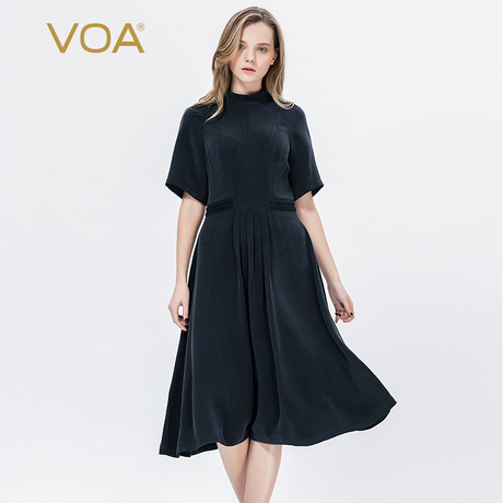 VOA40姆米重磅真丝半高领插肩五分袖滚条工字褶收腰修身赫本裙商品大图