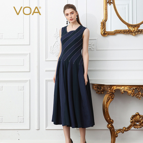 VOA25姆米不对称真丝提花海军蓝无袖中腰手工钉珠大摆型连衣裙商品大图