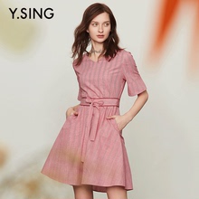 衣香丽影商场同款2018年夏装新款时尚高腰修身短袖V领格子连衣裙图片