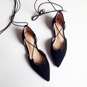 交叉绑带平底鞋