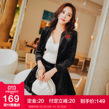 粉红大布娃娃秋冬新款女装时尚休闲黑色丝绒短款棒球服卫衣外套图片