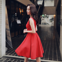 粉红大布娃娃秋装女2018新款显瘦V领收腰无袖派对红色针织连衣裙图片